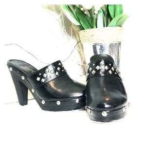 Chaps woman’s black stud clog mule!